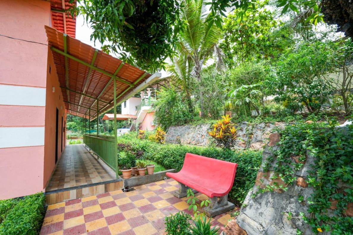 Hotel Mahalakshmi Agro Tourism Poinad Exterior foto
